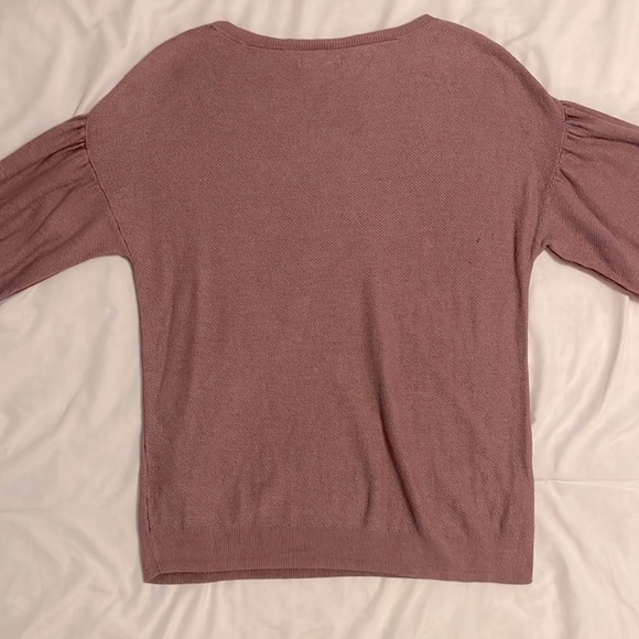 American Eagle, light weight sweater. Mauve in color. Size Medium - Picture 6 of 8